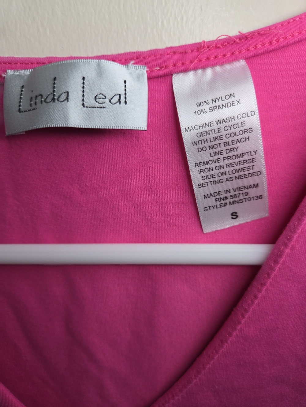 🎉 5/$25 Women's Linda Leal Pink Sleeveless Top Sz Small - Picture 4 of 5